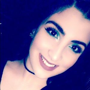 Meet your Posher, Adriana